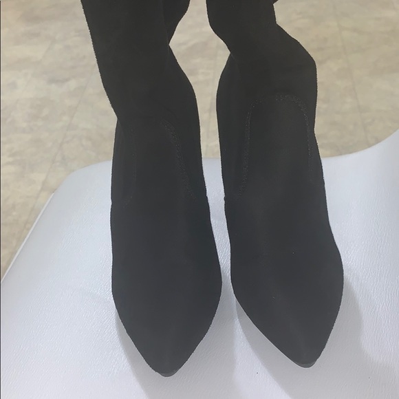 Black Knee High Heel Boots, Size 5 1/2 - Picture 7 of 9
